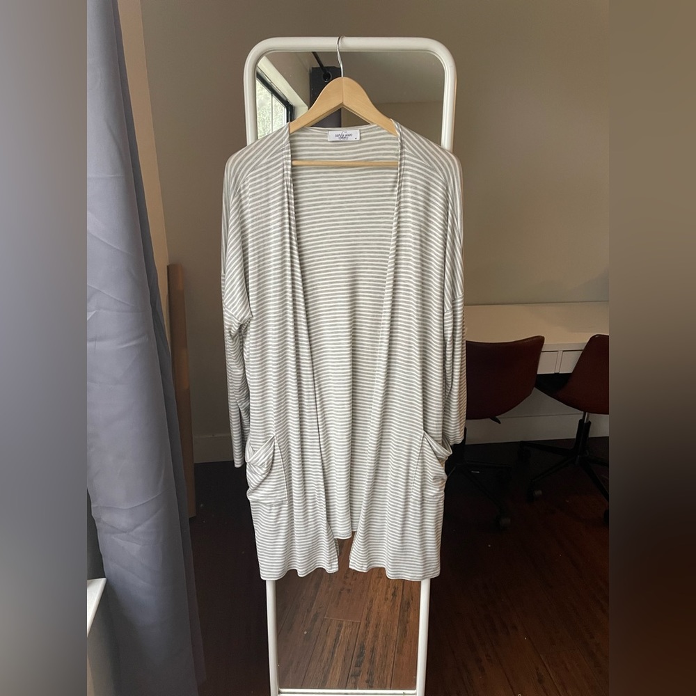 Carly Jean Los Angeles Long Sleeve Sailor Cardigan/Kimono, Size Medium